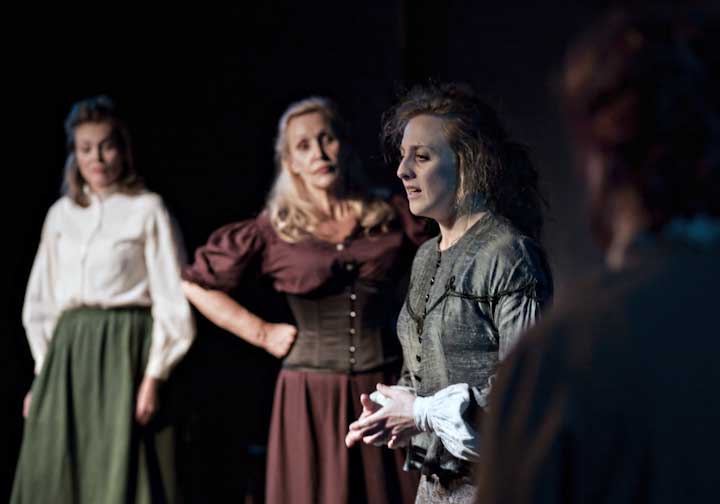 The Roses of Whitechapel – November 2021